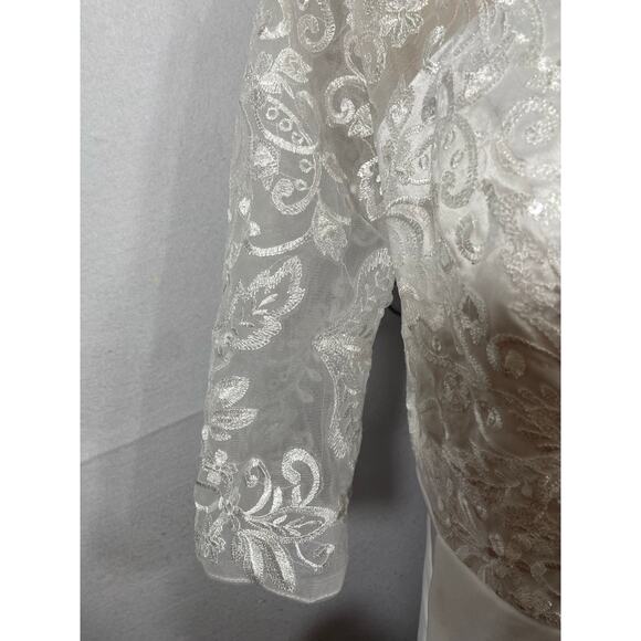 Wedding dress / white - Picture 4 of 16